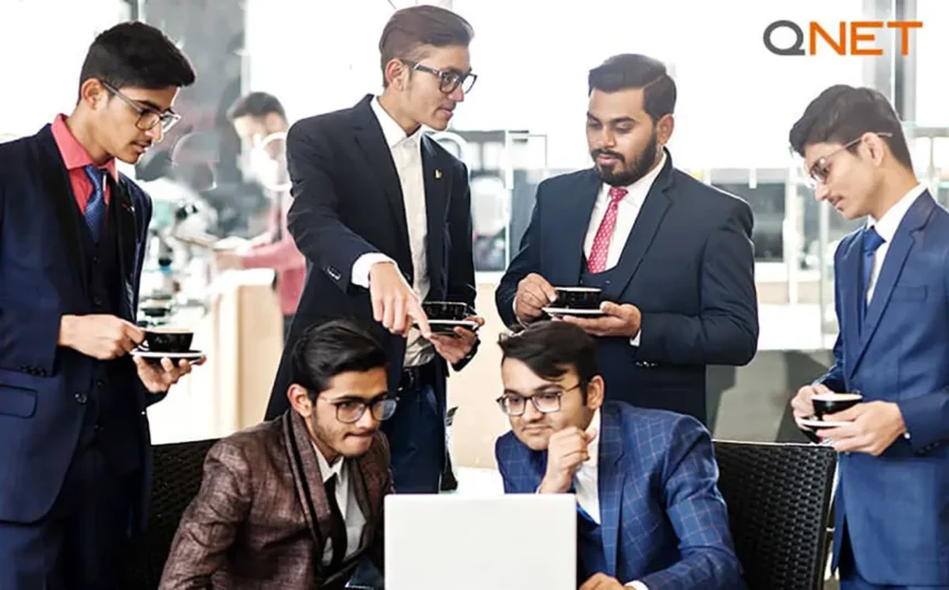 A group of entrepreneurs talking