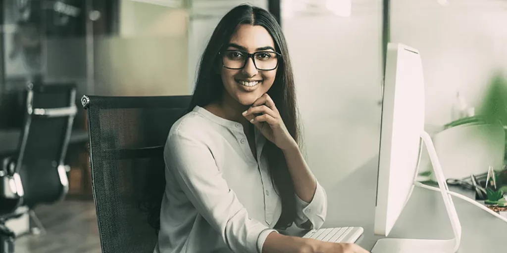 Women QNET direct selling entrepreneur 